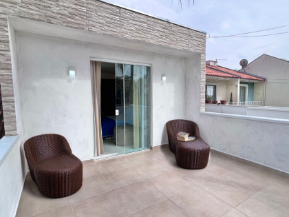 Sobrado no Vitória Régia 3 quartos, sacada e churrasqueira