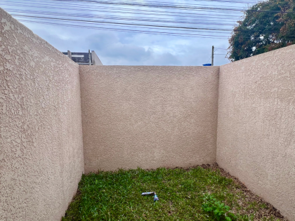 Sobrado no Tatuquara – Varanda, Sala Ampla e Condomínio Tranquilo