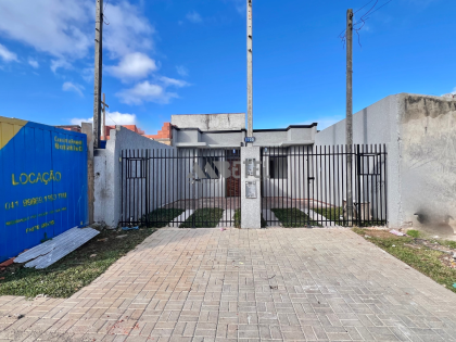 Casa no tatuquara com churrasqueira e espaço nos fundos