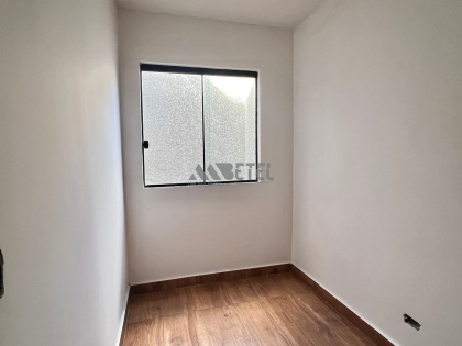 Casa no tatuquara com churrasqueira e espaço nos fundos