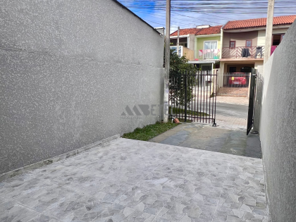 Casa moderna com espaço nos fundos e excelente acabamento no Campo de Santana!