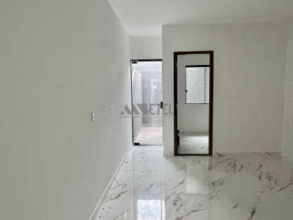 Casa moderna com espaço nos fundos e excelente acabamento no Campo de Santana!