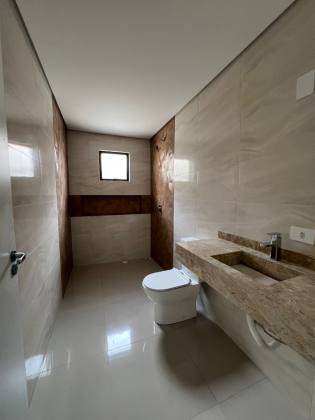 Casa Moderna com Suíte, Pé Direito Duplo e Edícula Completa – Conforto e Estilo!