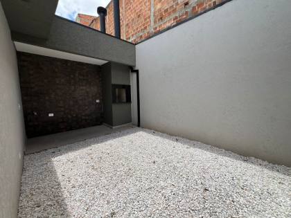 Casa Moderna com Suíte, Pé Direito Duplo e Edícula Completa – Conforto e Estilo!