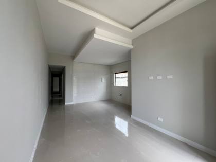 Casa Moderna com Suíte, Pé Direito Duplo e Edícula Completa – Conforto e Estilo!
