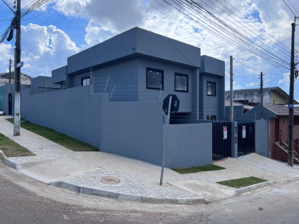Sobrado de Esquina para Locação no Tatuquara – Conforto, Espaço e Localização Estratégica!