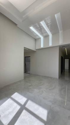 Casa Alto Padrão com suíte, área gourmet e piscina