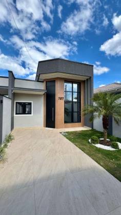 Casa Alto Padrão com suíte, área gourmet e piscina