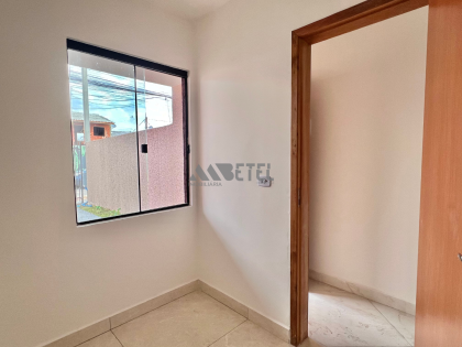 casa arejada, com churrasqueira