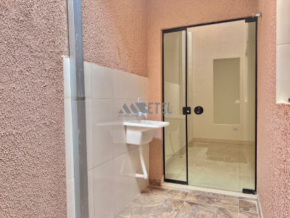 casa arejada, com churrasqueira