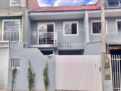 Sobrado amplo no Vitória Régia: 3 quartos, flexibilidade total e entrada facilitada!