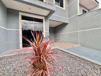 Sobrado amplo no Vitória Régia: 3 quartos, flexibilidade total e entrada facilitada!