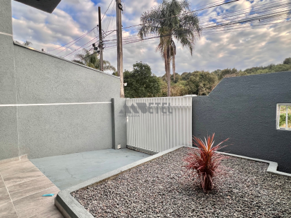 Sobrado amplo no Vitória Régia: 3 quartos, flexibilidade total e entrada facilitada!