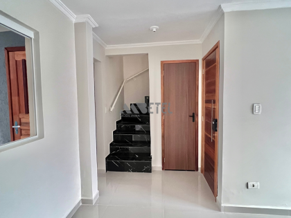 Sobrado amplo no Vitória Régia: 3 quartos, flexibilidade total e entrada facilitada!