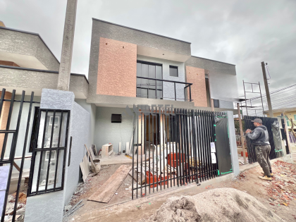 Sobrado espaçoso no Tatuquara – 3 quartos (1 suíte), perto do Terminal e com excelente localização!