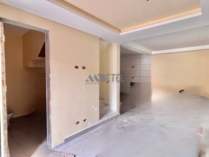 Sobrado de Esquina com Acabamento Impecável no Tatuquara – Espaço e Estilo