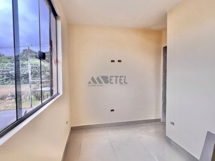 Sobrado de Esquina com Acabamento Impecável no Tatuquara – Espaço e Estilo