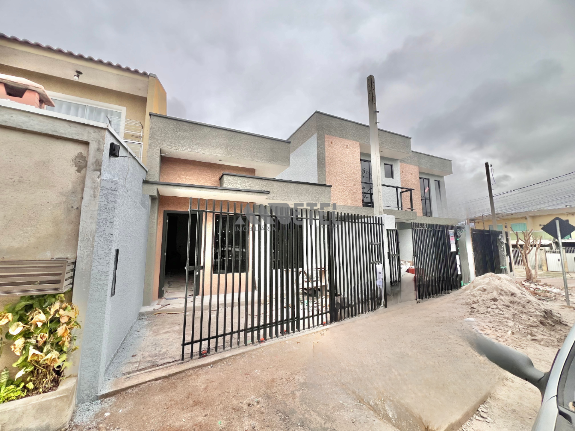 Casa com Design Moderno e Acabamento de Qualidade no Tatuquara – Conforto e Estilo em Cada Detalhe!