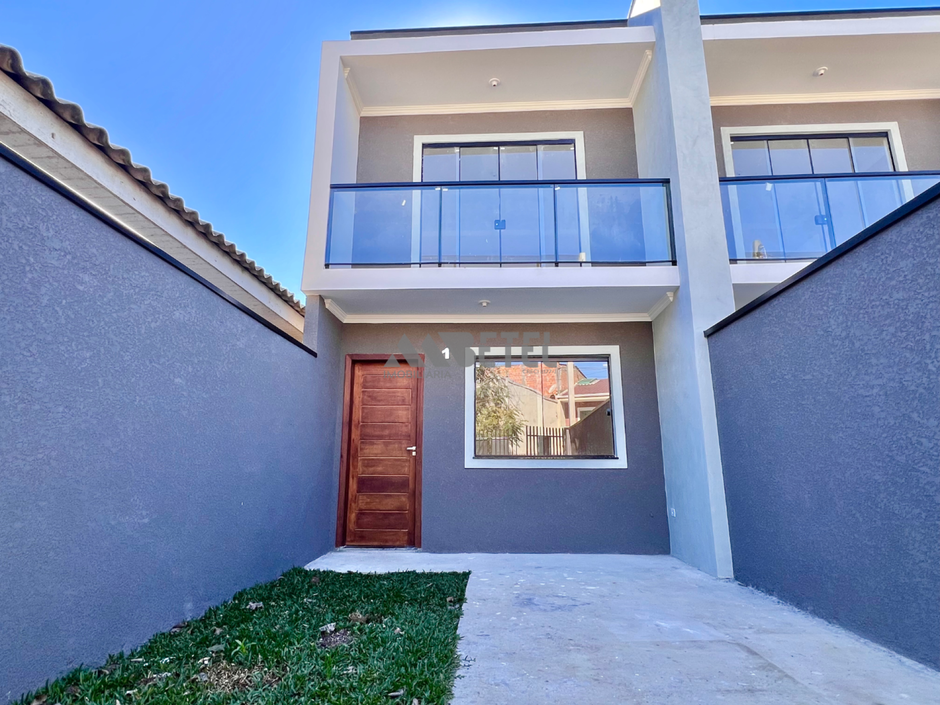 paço e Elegância – Sobrado com Quartos Amplos e Soleiras em Granito