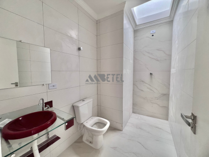 paço e Elegância – Sobrado com Quartos Amplos e Soleiras em Granito