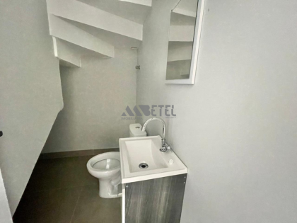 LINDO SOBRADO 2 QUARTOS – VITÓRIA RÉGIA – CURITIBA