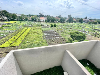 LINDO SOBRADO 2 QUARTOS – VITÓRIA RÉGIA – CURITIBA