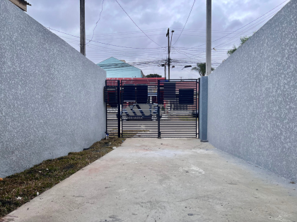 Sobrado moderno com sacadas em localização estratégica — Vila Industrial/CIC!