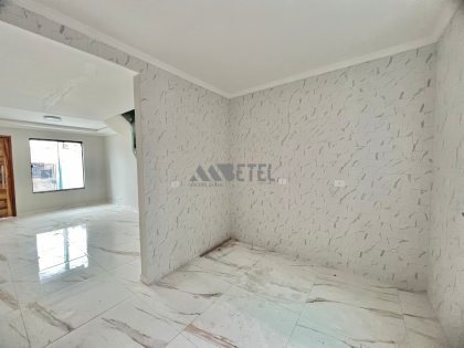 Sobrado moderno com sacadas em localização estratégica — Vila Industrial/CIC!