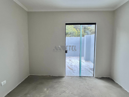 Sobrado moderno com sacadas em localização estratégica — Vila Industrial/CIC!