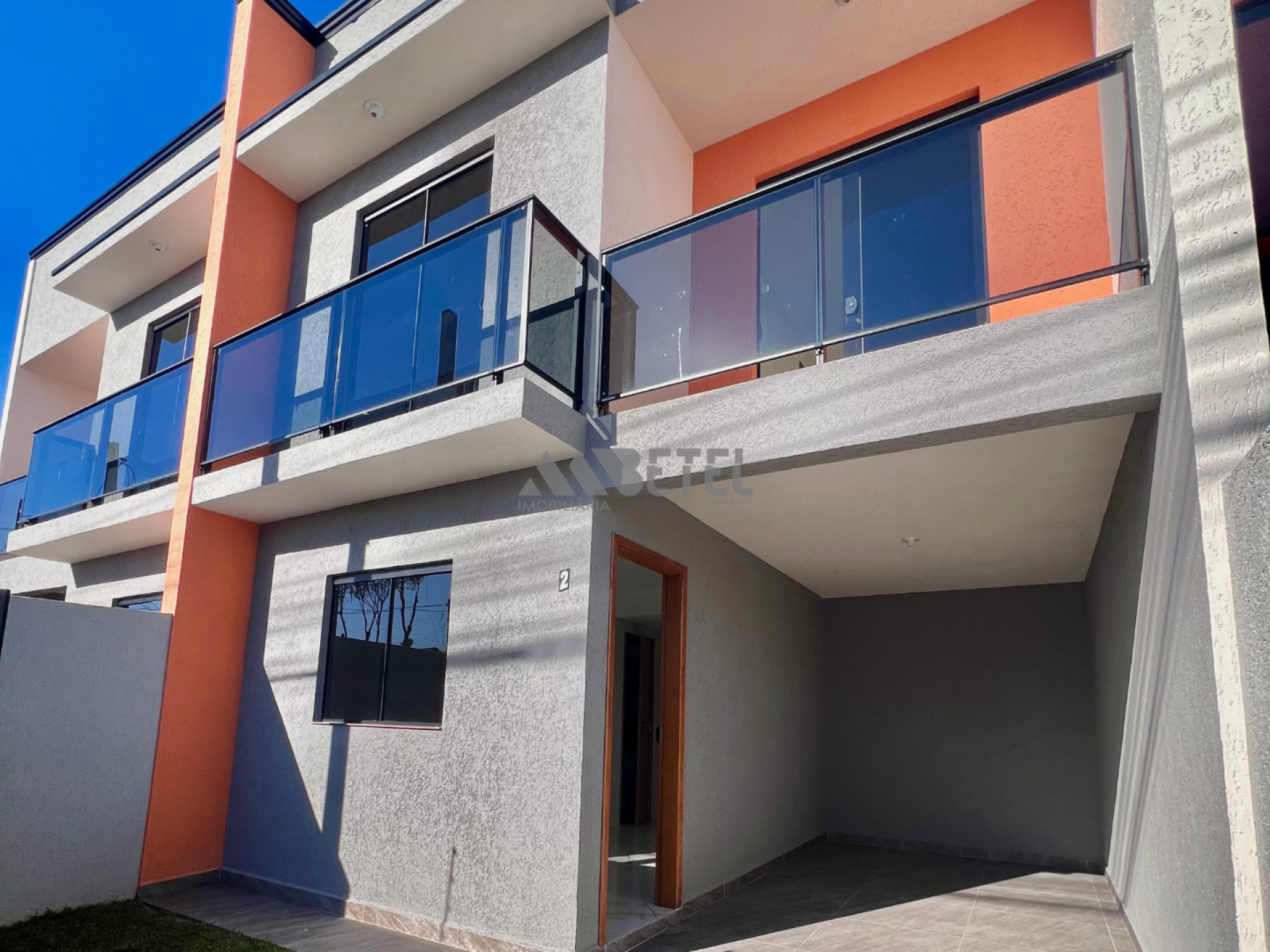 Sobrado maravilhoso de 3 quartos com sacadas e ótima localização no Campo de Santana!