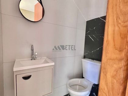 Sobrado maravilhoso de 3 quartos com sacadas e ótima localização no Campo de Santana!