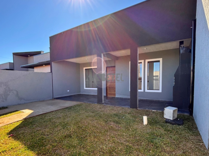 Casa com ótimo terreno e entrada facilitada no bairro Estados – Fazenda Rio Grande!