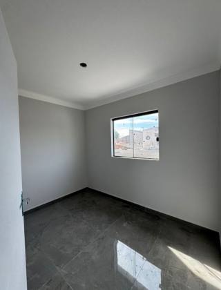 Sobrado de esquina incríveis no Umbará – espaço, conforto e localização!