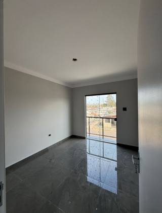 Sobrado de esquina incríveis no Umbará – espaço, conforto e localização!