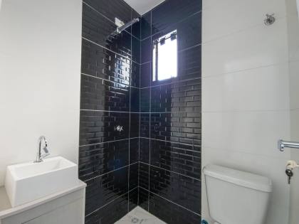 Sobrado amplo e moderno com área gourmet no Sítio Cercado unidade 4!