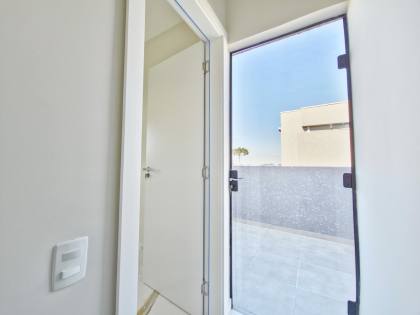 Sobrado amplo e moderno com área gourmet no Sítio Cercado unidade 4!