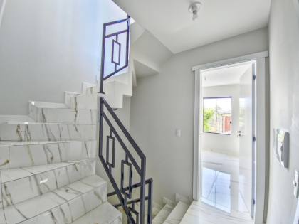 Sobrado amplo e moderno com área gourmet no Sítio Cercado unidade 4!