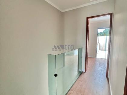 SOBRADO NO VITÓRIA RÉGIA COM TERRAÇO – CURITIBA/PR