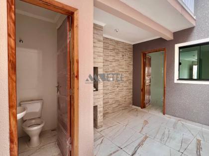 SOBRADO NO VITÓRIA RÉGIA COM TERRAÇO – CURITIBA/PR