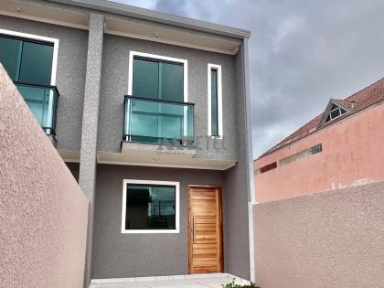 SOBRADO NO VITÓRIA RÉGIA COM TERRAÇO – CURITIBA/PR