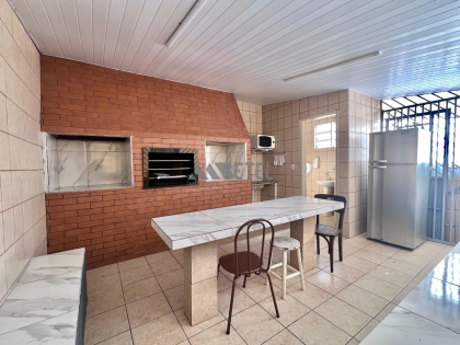 Apartamento térreo com 2 quartos e garagem coberta – CIC, Curitiba