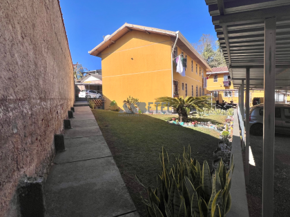 Apartamento térreo com 2 quartos e garagem coberta – CIC, Curitiba