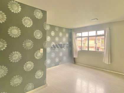 Apartamento térreo com 2 quartos e garagem coberta – CIC, Curitiba