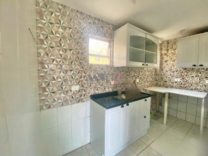 Apartamento térreo com 2 quartos e garagem coberta – CIC, Curitiba