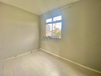 Apartamento térreo com 2 quartos e garagem coberta – CIC, Curitiba