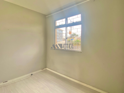 Apartamento térreo com 2 quartos e garagem coberta – CIC, Curitiba