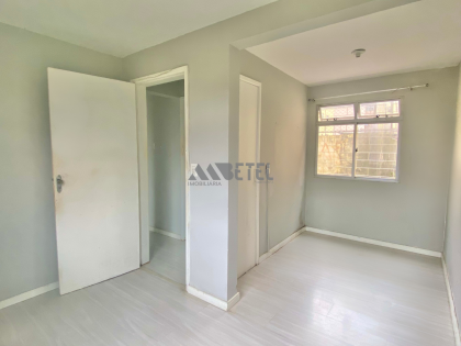 Apartamento térreo com 2 quartos e garagem coberta – CIC, Curitiba