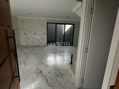 TRIPLEX EM CONDOMÍNIO COM TERRAÇO - XAXIM / CURITIBA