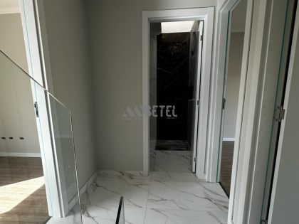 TRIPLEX EM CONDOMÍNIO COM TERRAÇO - XAXIM / CURITIBA