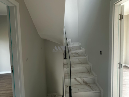 TRIPLEX EM CONDOMÍNIO COM TERRAÇO - XAXIM / CURITIBA